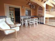 SE ALQUILA BAJO CON AMPLIA TERRAZA Y VISTAS AL MAR,...