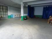 Se alquila bajo frente al Jardín de Carballo