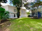 Se Alquila Casa 1400m² 5h+s/ 5b+s/ 10e La Floresta