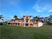 Se alquila casa campestre de lujo en Cerritos