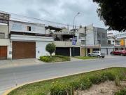 SE ALQUILA CASA CON OFICINAS Y ALMACÉN