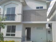 SE ALQUILA CASA DE ESTRENO EN CASALAGUNA