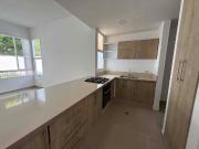 se alquila casa de un nivel en la hacienda del Castillo...