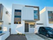 SE ALQUILA CASA EN URBANIZACIÓN BARU CARIBE, SUR DE MANTA