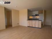 SE ALQUILA CENTRICO Y MODERNO DEPARTAMENTO CERCADO...