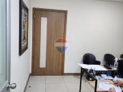 Se alquila consultorio en edificio ximas