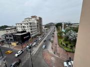 Se alquila departamento de 3 dormitorios en av. 9 de...