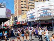 SE ALQUILA ENORME LOCAL, DOBLE INGRESO !