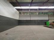 Se alquila Espacio dentro de Galpón de 100m2 ubicado Av...