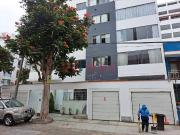 Se Alquila Espacioso Departamento De Dos Dormitorios...