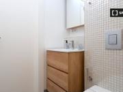 Se alquila estudio amueblado en Co living en Diputació 453