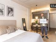 Se alquila estudio amueblado en Co living en Diputació 453