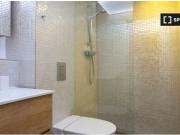 Se alquila estudio amueblado en Co living en Diputació 453