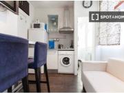 Se alquila estudio en Acacias, gastos incluidos