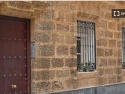 Se alquila estudio en La Viña, Cádiz