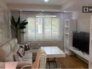 Se alquila estudio en San Vicente con todos los gastos...