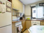 Se alquila habitación a profesionales en apartamento de...