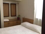 Se alquila habitación amoblada con baño propio. Confort...