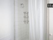 Se alquila habitación amueblada en apartamento de 6...