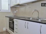 Se alquila habitación clásica en el apartamento de 4...