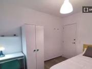Se alquila habitación compartida en Casería de Montijo,...