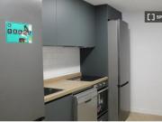 Se alquila habitación con balcón en Coliving en...