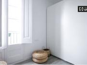 Se alquila habitación con baño en el apartamento de 9...