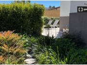 Se alquila habitación con baño privado en casa de 7... Se alquila habitación con baño privado en casa de 7...