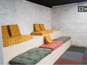 Se alquila habitación con baño privado en Coliving en...