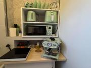 Se alquila habitación con mini cocina y baño privado en...