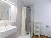 Se alquila habitación doble, apartamento de 5...