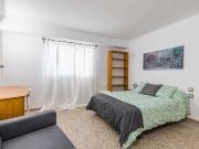 Se alquila habitación doble, apartamento de 5...