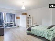 Se alquila habitación doble, apartamento de 5...