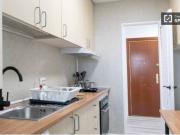 Se alquila habitación doble en piso de 5 habitaciones en...