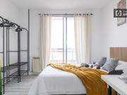 Se alquila habitación doble en piso de 5 habitaciones en...