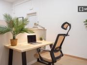 Se alquila habitación doble grande en piso de 8...