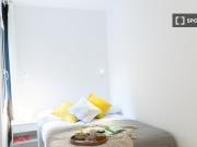 Se alquila habitación en apartamento de 2 dormitorios en...