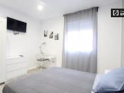 Se alquila habitación en apartamento de 3 dormitorios en...
