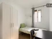 Se alquila habitación en apartamento de 3 dormitorios en...