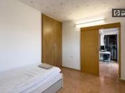 Se alquila habitación en apartamento de 3 dormitorios en...