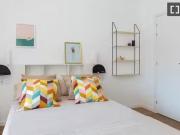 Se alquila habitación en apartamento de 3 dormitorios en...