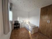 Se alquila habitación en apartamento de 3 dormitorios en...