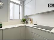 Se alquila habitación en apartamento de 3 dormitorios en...