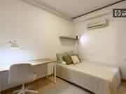 Se alquila habitación en apartamento de 3 dormitorios en...