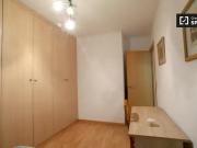 Se alquila habitación en apartamento de 3 dormitorios en...