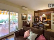 Se alquila habitación en apartamento de 3 dormitorios en...