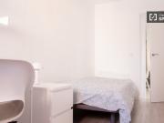 Se alquila habitación en apartamento de 3 dormitorios en...
