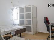 Se alquila habitación en apartamento de 3 dormitorios en...