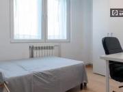 Se alquila habitación en apartamento de 3 dormitorios en...