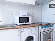 Se alquila habitación en apartamento de 3 dormitorios en...